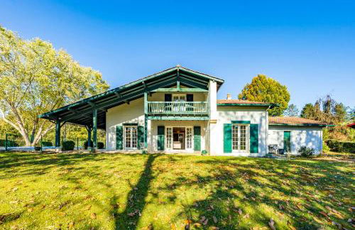 Villa Berhartia - Foto 1