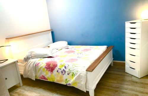 BedinReims "burgundy bottle" 110m2 Exceptional, 4 chambres doubles, 2 bain, free park & wifi, tout équipé - Foto 45