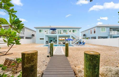 Blue Pearl New Waterfront Haven with Heated Pool ,70 Foot Dock, and More! - Foto 3