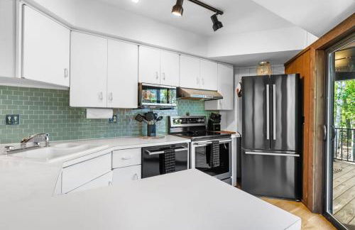 Retro Retreat with Hot Tub, Sauna & Arcade - Foto 18