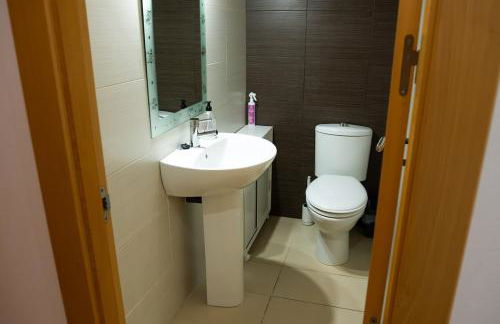 Ground floor apartment on the seafront with pool - Foto 32