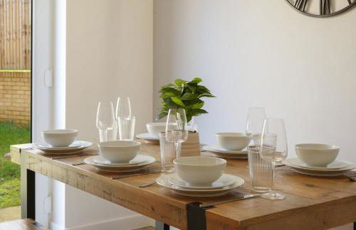 Mersey Way, Spacious 3 Bed Home, Close to Sheffield City Centre & FREE Driveway Parking - Perfect for Workers, Groups & Families - Hosted by Stay Host Save - Foto 8