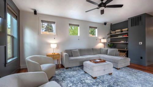 Evergreen Retreat A 30 Night Minimum home - Foto 3