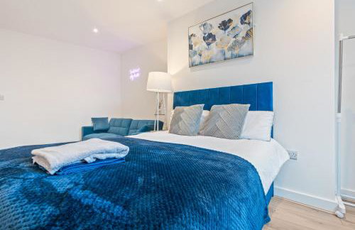 Central 2 Bedroom Apartment with Free Parking Sleeps 8 & Walk to City Centre & Arena - Foto 59