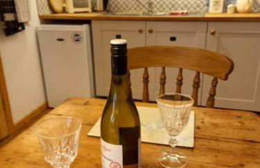 Rustic Retreat Guest Lodge - Photo 7