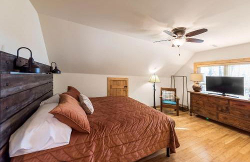 Updated 2 Bd Cabin, Hot Tub, Mins to New River & Parkway - Foto 54