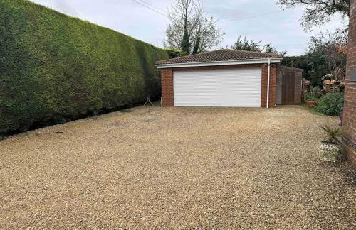 Entire guest suite with gated property - Foto 13