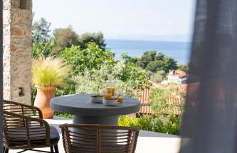 Stone build suite with private pool - Foto 10