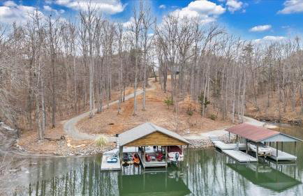 Liberty Pines - Lakefront Log Home, Swim Spa & Game Room - Photo 54