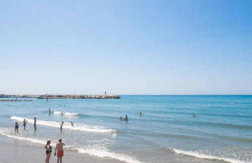 In front of SEA & CENTER - Foto 60