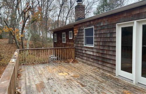 Renovated and Spacious Summer Home with Water View - Foto 6