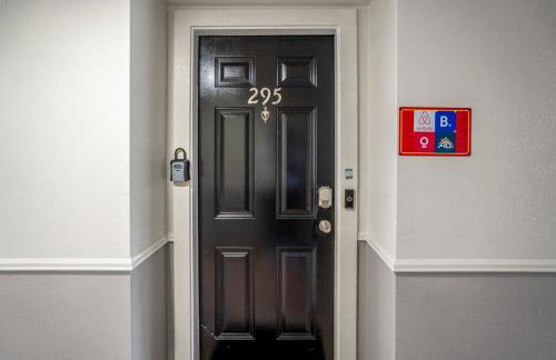 Towne Plaza Apartments #295 in the Galleria Area - Foto 6