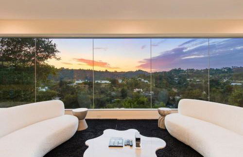 Spacious 4BR Retreat with Private Pool, Pool Table and Fast Wi-Fi Sleeps 9 Quiet Clinton Location - Foto 2