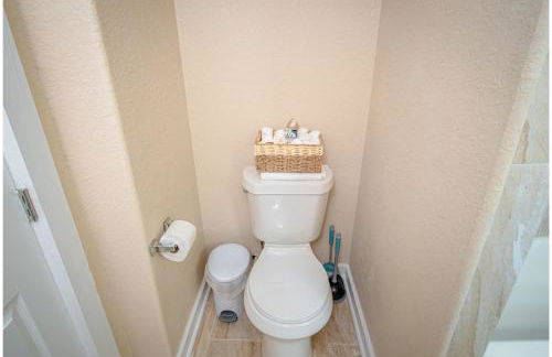 3 Br/1 BA Remodeled Home Near Downtown - Foto 32