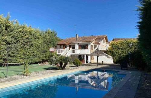 Maravillosa casa con piscina en un pueblo único, Artajona - Navarra - Foto 1