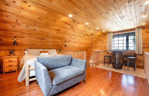 Cloud 9 Cabin with an indoor pool hot tub & fire pit - Foto 20