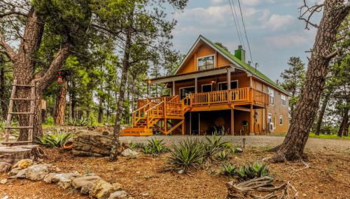 Four Cubs by Ruidoso Vacation Rentals - Photo 2