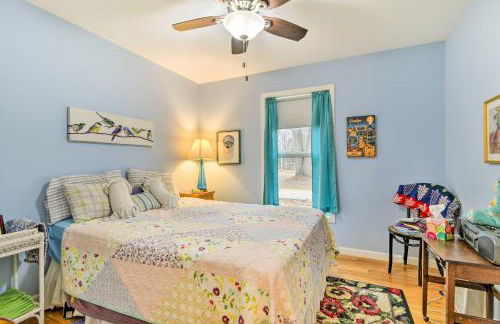 Waterfront Gladwin Home with Deck and Fire Pit! - Foto 17