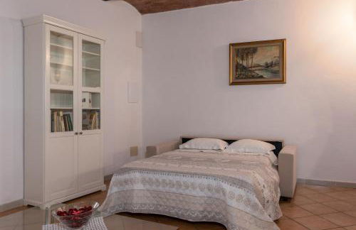 Enchanting Flat with Patio in Abbadia a Isola - Foto 17