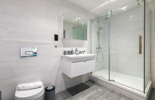Modern Hoxton 2 Bed, 2 Bath Apartment with Balcony Sleeps 6 - Foto 23