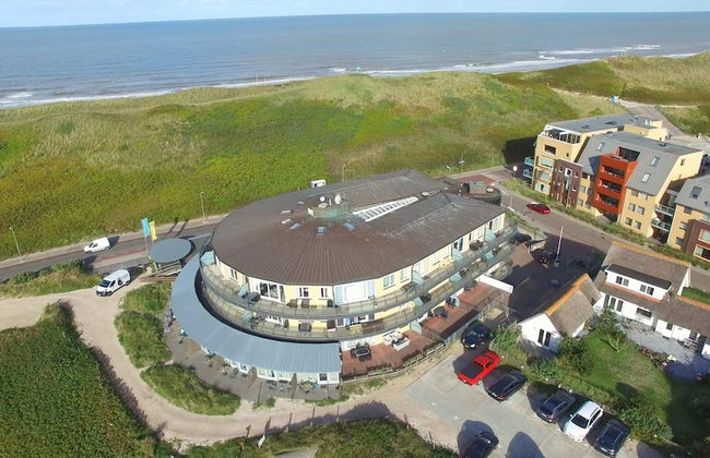 Stylish Couples' Retreat - Photo 19