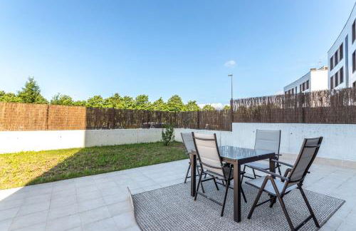 AkomodaT en Precioso y Moderno con Jardín y Parking - Foto 32