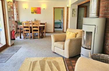 Home Comforts in Peaceful 2 Acres - Foto 2