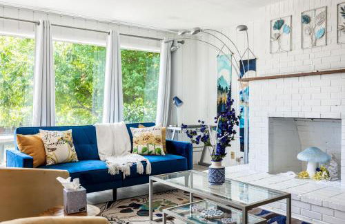 Fresh & Comfy House with Hot Tub, Pool Table, & BBQ - Foto 1