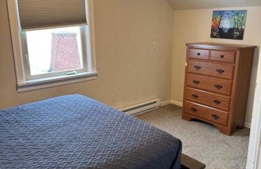 Charming Brick Home with bonus space & foosball - Foto 25