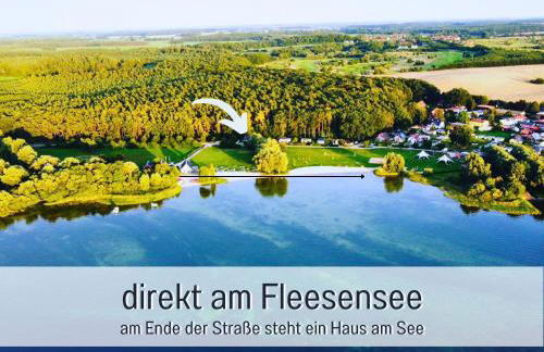 Strandhaus Mathea - ruhige Lage direkt am Fleesensee - Parkplatz, Kamin, Sauna - familienfreundlich - Foto 3