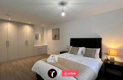 Spacious 4 Bedroom House for 8 Guests Ideal for Families and Contractors, WIFI and Free Parking - Foto 10