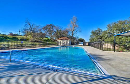 Hot Tub and Fire Pit! Cozy Granbury Escape Near Lake - Foto 72