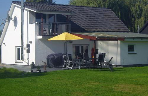 Holiday home in Kudensee with swimming pool - Foto 1