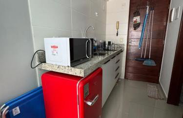 Flat com sacada na quadra do mar - Foto 7