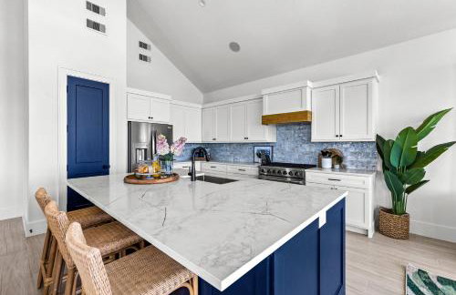 Luxury Beachfront l Private Hot Tub, Pool, & 2 Arcade Games - Foto 36