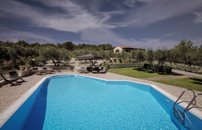 Villas Lefkothea - Photo 37