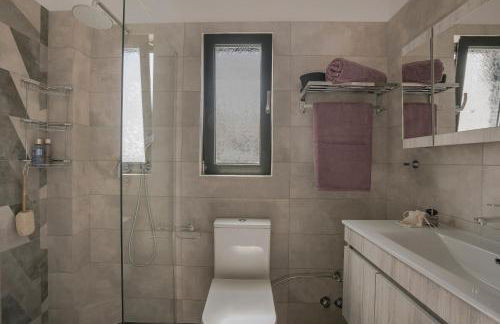 Queen Bee Residence - Photo 98