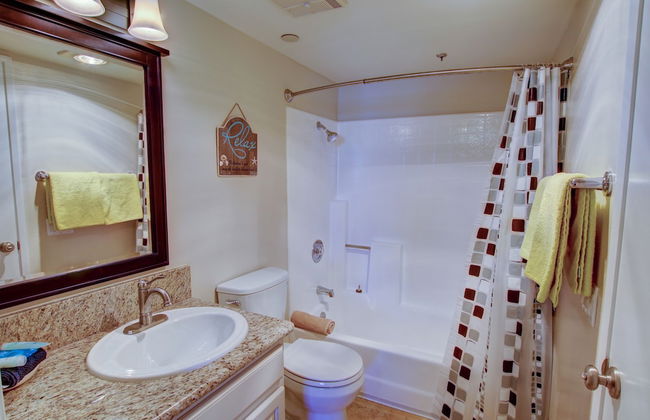 Sunshine Suites at Hillcrest - Photo 32