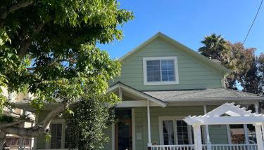 Sunlit Surf House 4BR Downtown Walk to beach - Foto 3