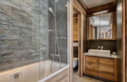 Chalet de luxe avec piscine, sauna, hammam, cinéma et salle de jeu - FR-1-694-3 - Foto 17