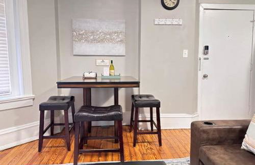 Urban Bloom King Bed 2TVs Free Parking Museums - Foto 8