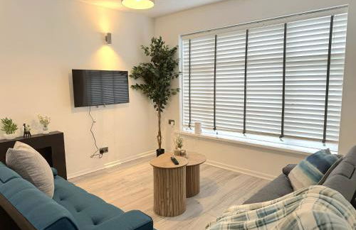 Serene 3-Bedroom Family Rochdale Home with Garden - Foto 15