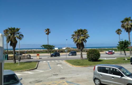 Apartamento primera linea de playa con gran patio, consultar disponibilidad de aparcamiento - Foto 14