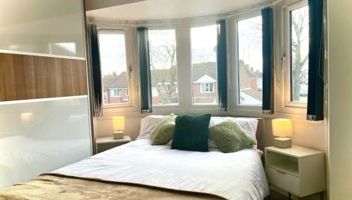 Stunning 3 Bedroom House Near Birmingham Airport and NEC - Foto 3