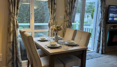 Jasmine Corner - entertainment passes included - message for longer stays - Foto 3