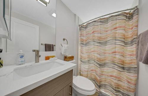 Oneluxstay 3BR Home Near the Beach - Foto 59