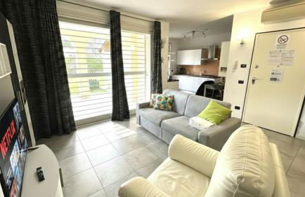 Bea's House, Restyling 2026 Sirmione with Private Garden and shared Pool DesenzanoLoft Official Partner Homes & Villas by Marriott Bonvoy - Foto 8