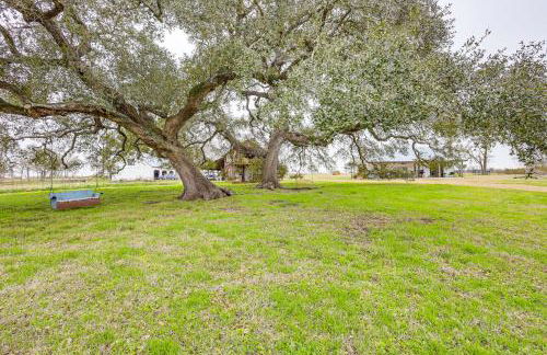 Large Yard and Pond Fayetteville Rural Retreat - Foto 24