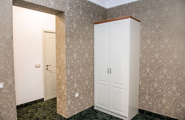 Agora Boutique - Photo 30