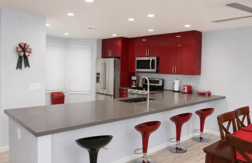 RIVERFRONT RUBY RED HOME WITH PRIVATE DOCK & View - Foto 10